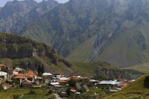 Kazbegi Shopping: Where to Find Authentic Souvenirs, Wool Products &amp; Local Cheese