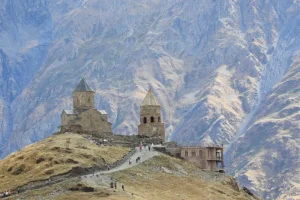 The Ultimate Kazbegi Food Guide: Where to Eat Every Meal