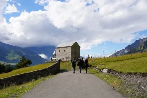 Top 10 Restaurants in Kazbegi for Authentic Georgian Cuisine