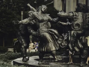 Why is Georgian Hospitality So Famous? Discover the Tradition