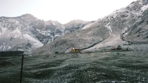 Driving to Kazbegi: Road Conditions, Safety, and Scenic Stops on the Georgian Military Highway